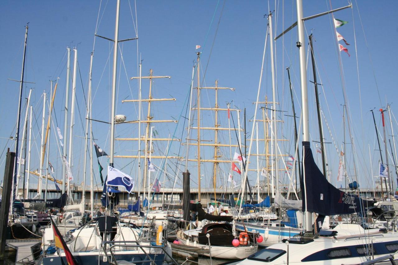Готель Havenkoje Куксгафен Екстер'єр фото